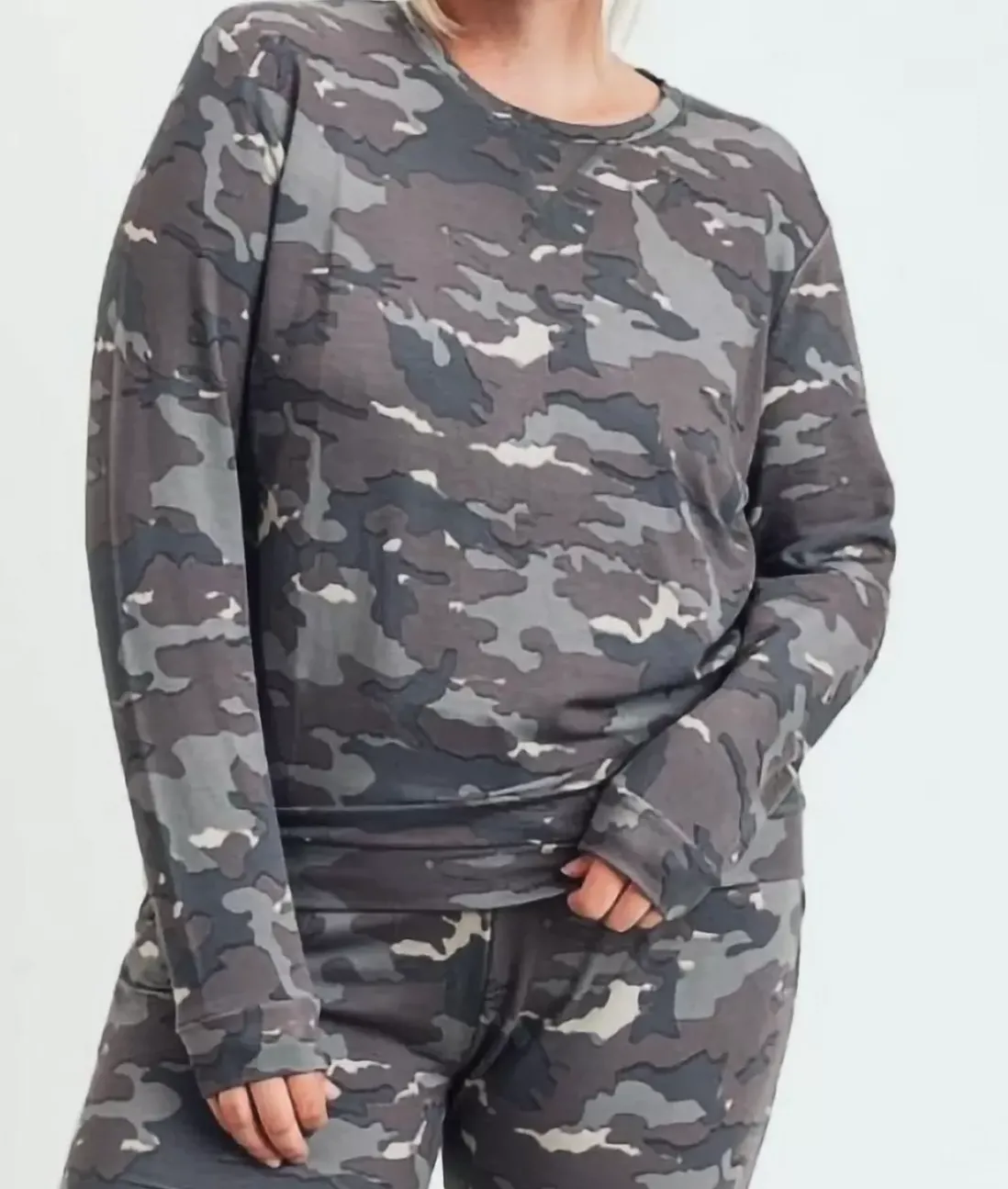 Women Nayked Apparel Athleisure>Real Women'S Plus Earth Print Pullover/Discontinued