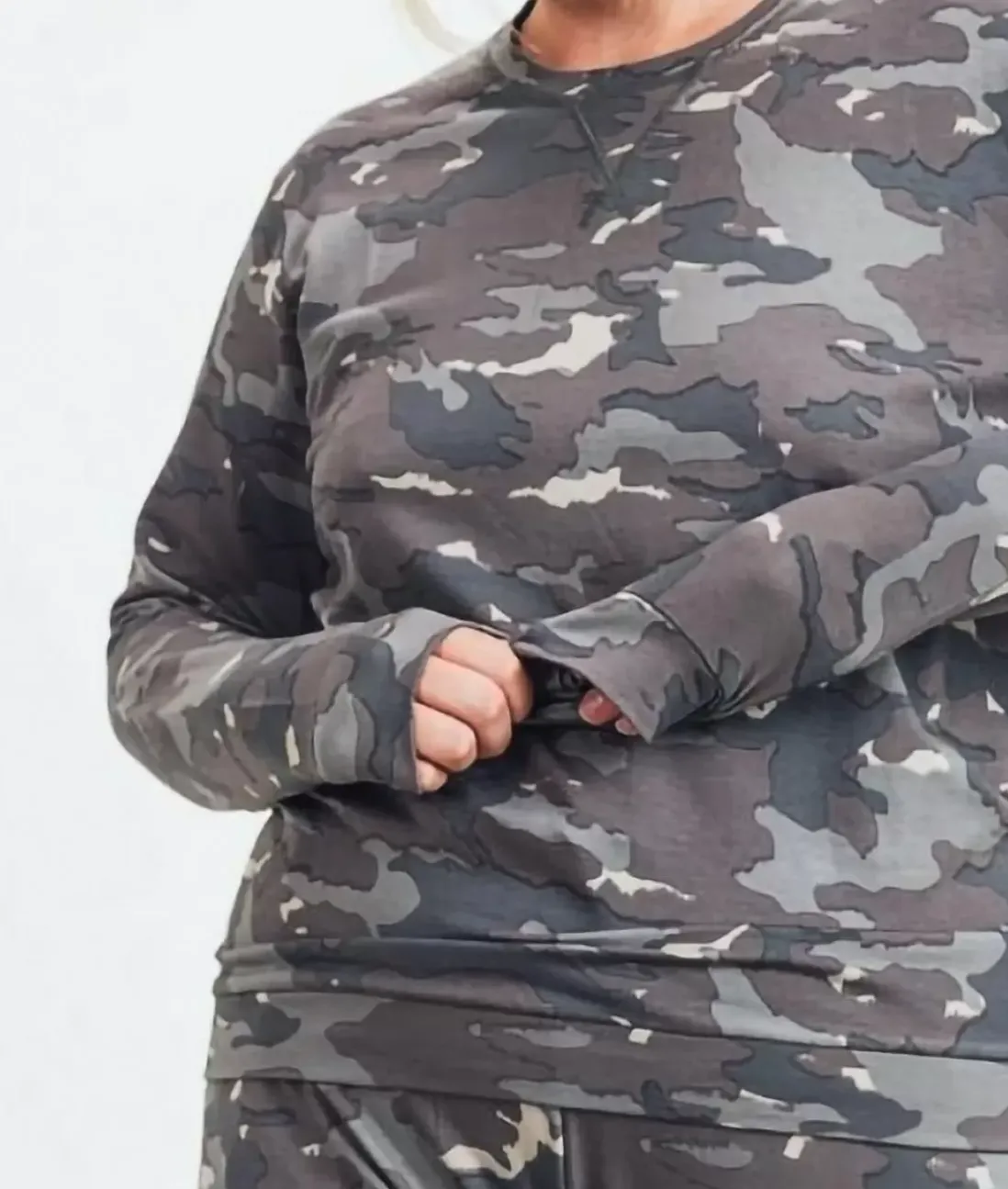 Women Nayked Apparel Athleisure>Real Women'S Plus Earth Print Pullover/Discontinued