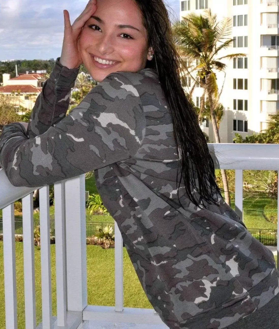 Women Nayked Apparel Tops>Women'S Earth Print Pullover/Discontinued